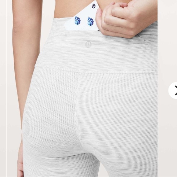 Lululemon Wunder Under HR Tight *Mesh 28" - Picture 4 of 4